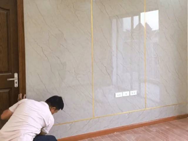 Lựa chọn tấm ốp nhựa PVC vân đá từ thương hiệu uy tín