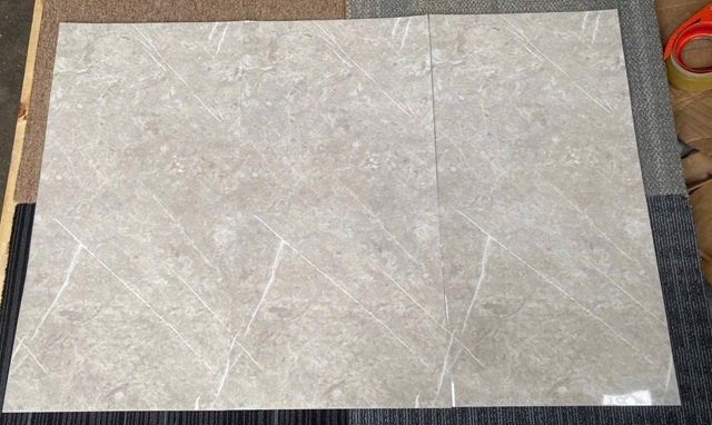 Miếng xốp có màu sắc vân đá sáng đẹp như đá tự nhiên