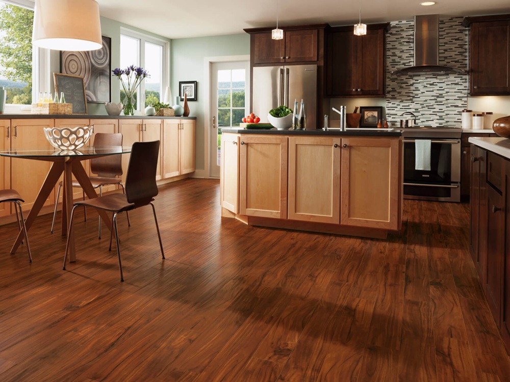 Sàn gỗ công nghiệp do Nguyễn Gia Decor thi công mang lại vẻ đẹp ấm cúng