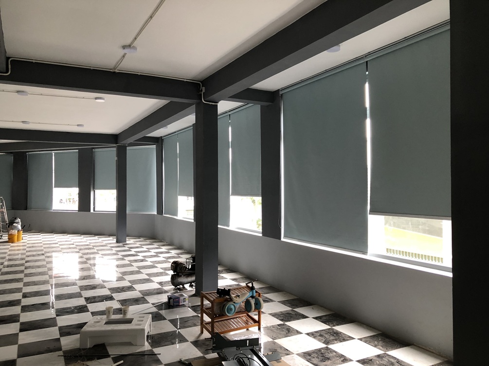 Rèm cuốn hiện đại có chất lượng cao tuổi đời 5 - 10 năm
